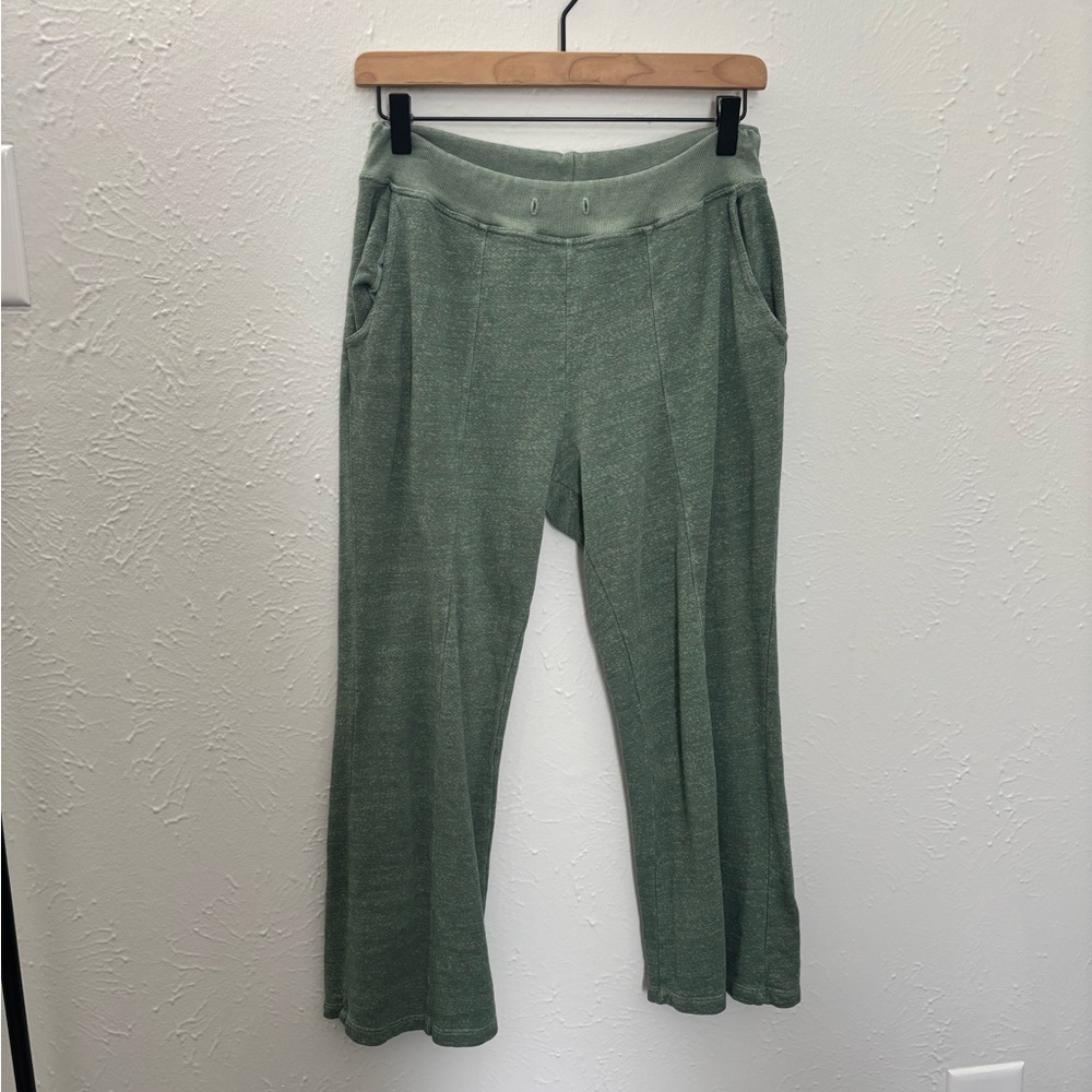 Sundry Green Wide-Leg Cropped Sweatpants
